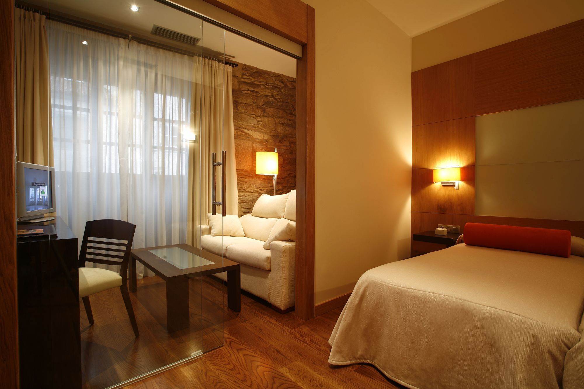 Hotel Altair ซานติอาโก เด กอมโปสเตลา ภายนอก รูปภาพ