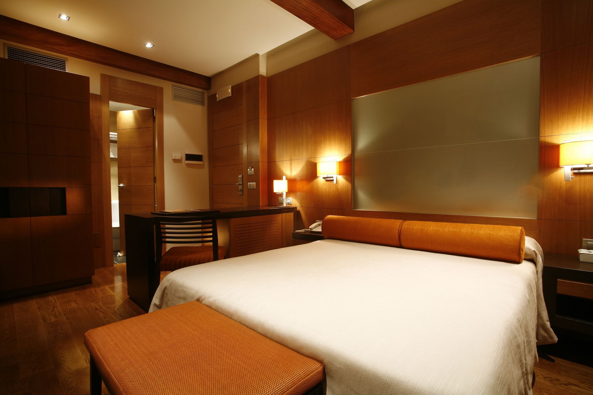 Hotel Altair ซานติอาโก เด กอมโปสเตลา ภายนอก รูปภาพ